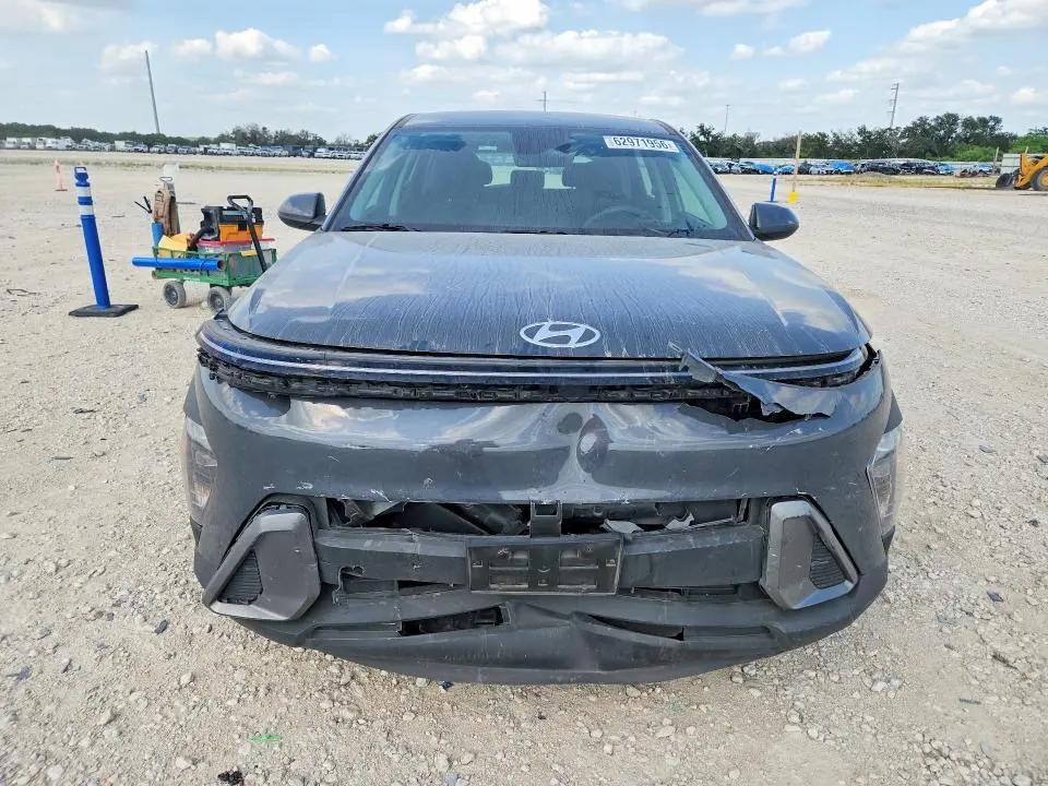 2024 HYUNDAI KONA SE  