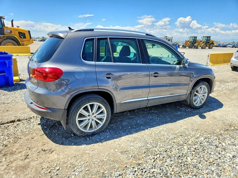 2016 VOLKSWAGEN TIGUAN S  
