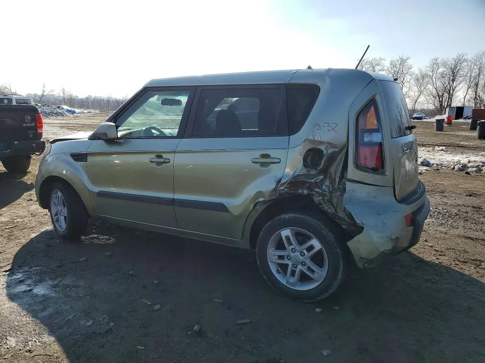 2011 KIA SOUL +  