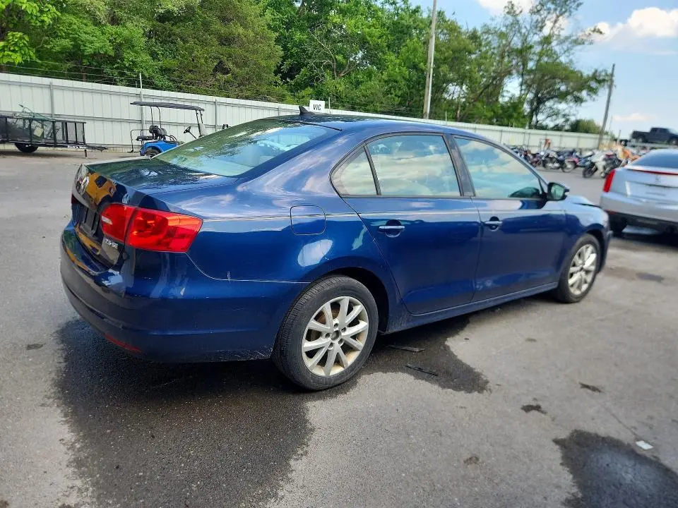2012 VOLKSWAGEN JETTA SE  