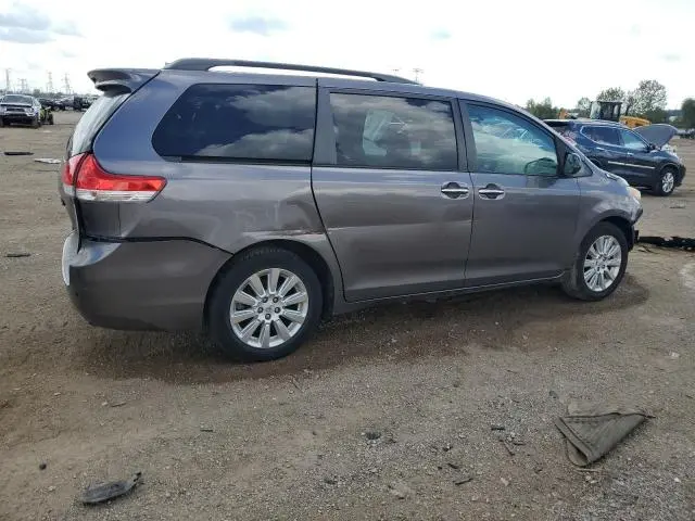 2011 TOYOTA SIENNA XLE  