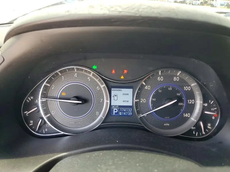2011 INFINITI QX56 BASE  