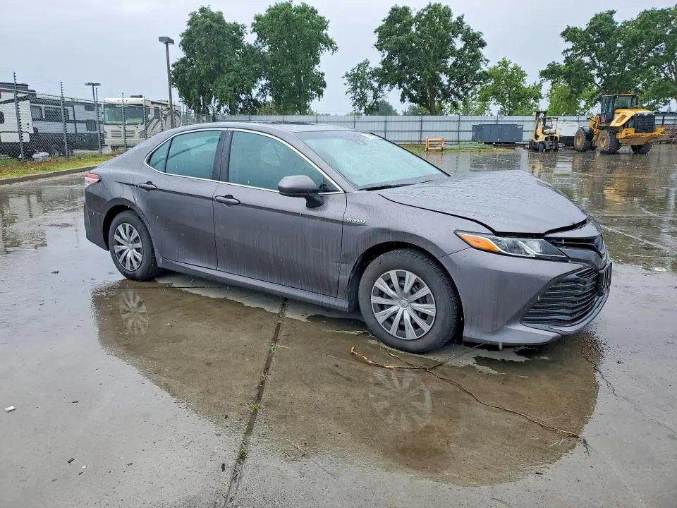 2019 TOYOTA CAMRY LE  
