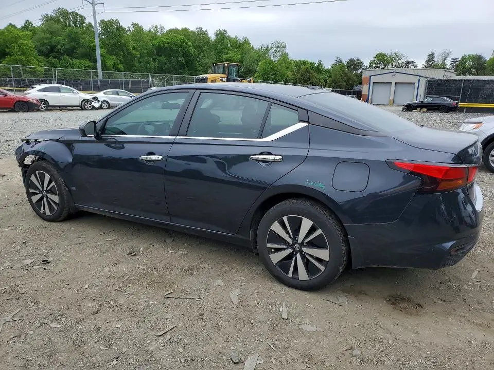 2022 NISSAN ALTIMA SV  