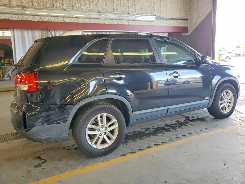 2014 KIA SORENTO LX  
