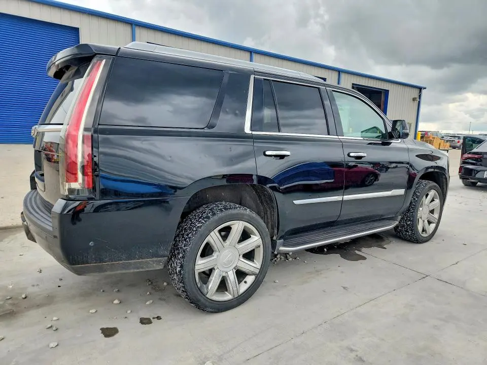 2017 CADILLAC ESCALADE LUXURY  