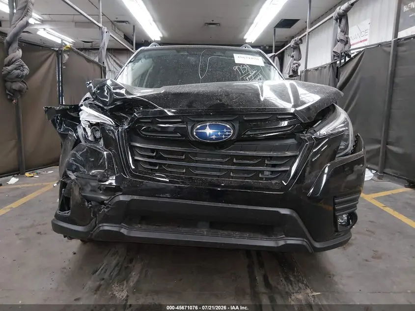 2024 SUBARU FORESTER LIMITED