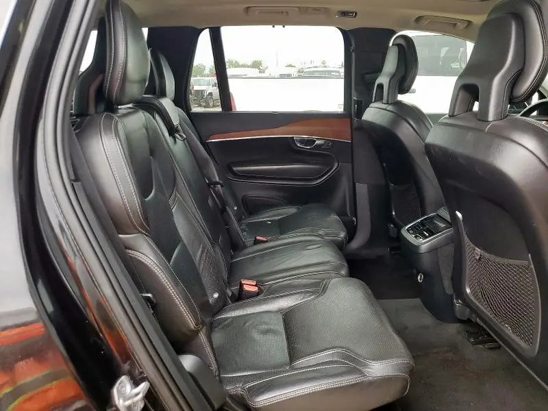 2016 VOLVO XC90 T6  