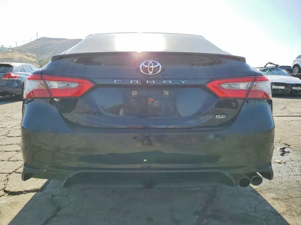2018 TOYOTA CAMRY SE  