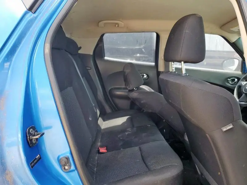 2011 NISSAN JUKE S