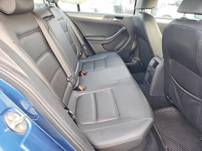 2017 VOLKSWAGEN JETTA SE  