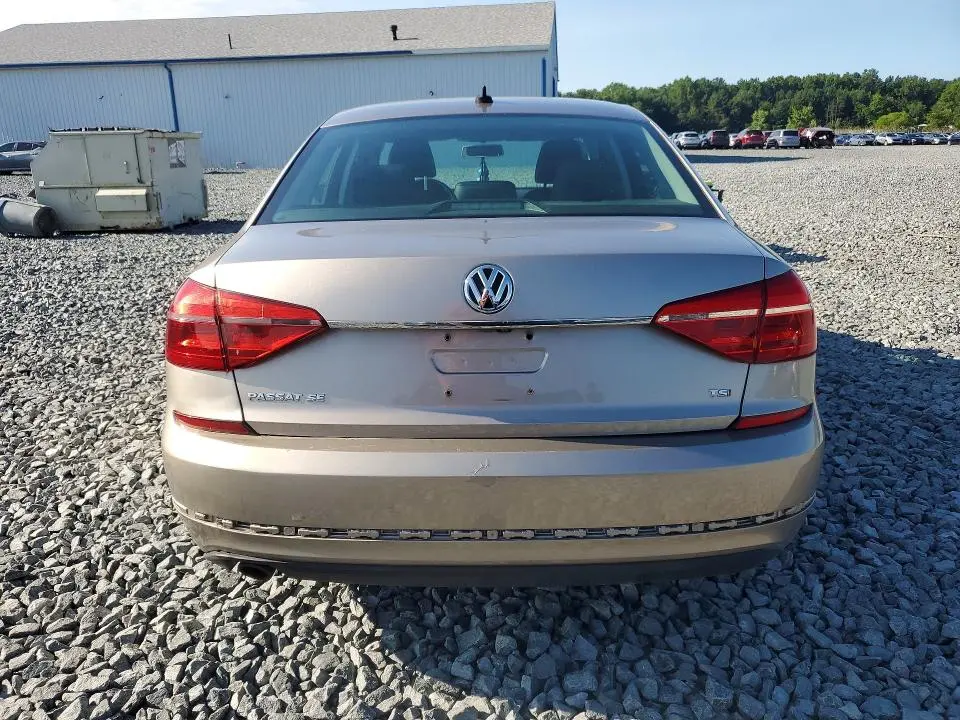 2016 VOLKSWAGEN PASSAT SE  