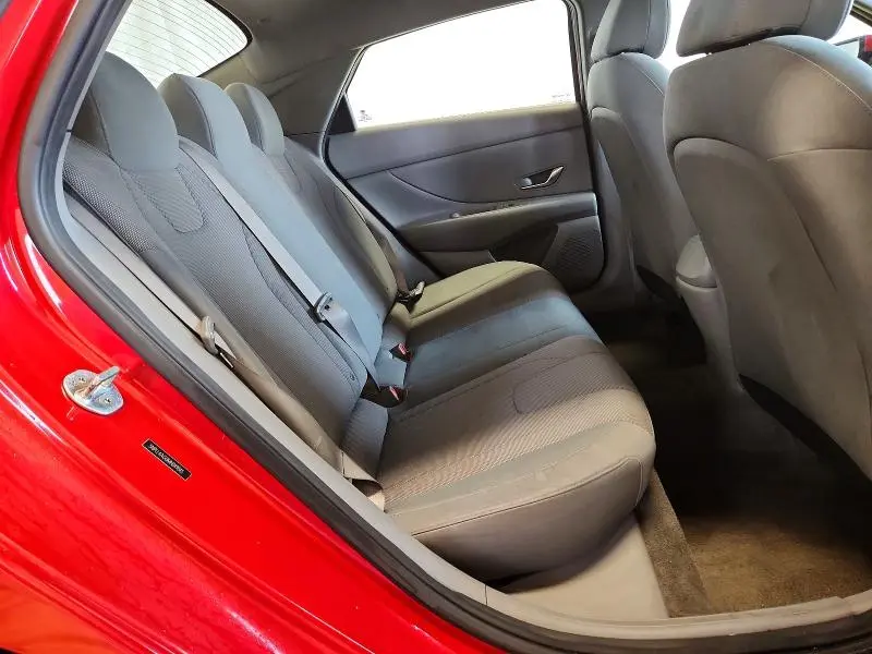 2021 HYUNDAI ELANTRA SE  