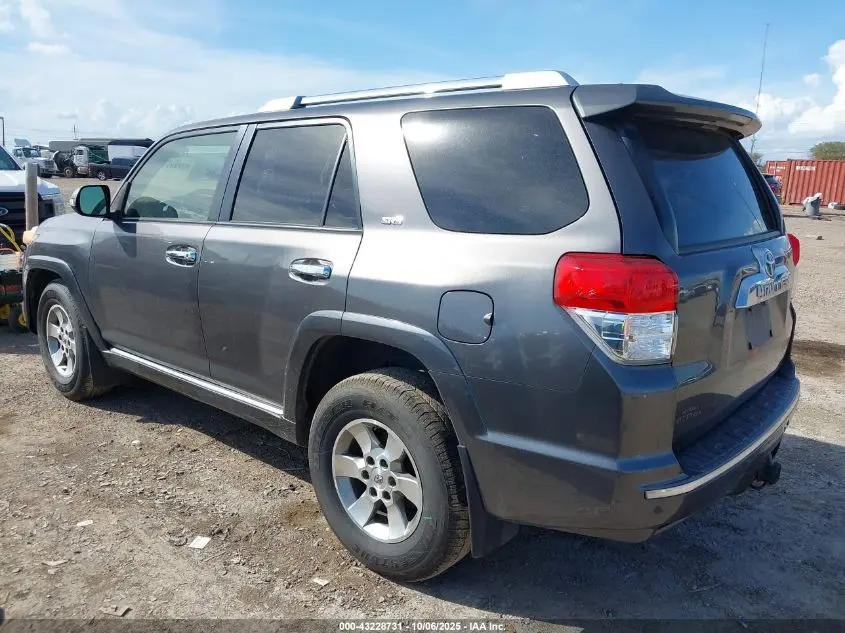 2013 TOYOTA 4RUNNER SR5