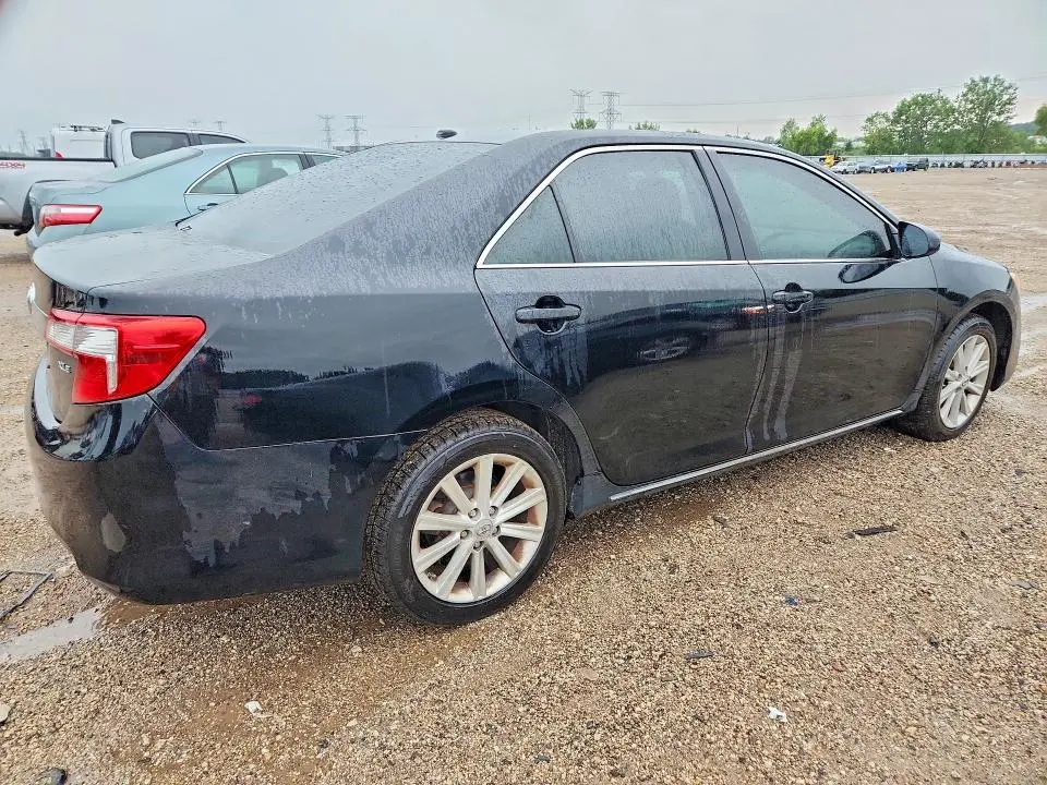 2013 TOYOTA CAMRY XLE  