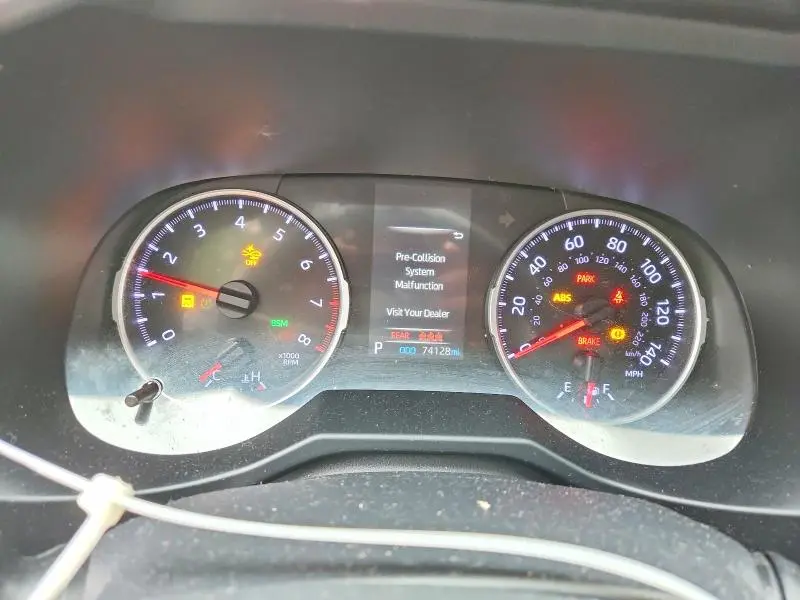 2020 TOYOTA RAV4 XLE  