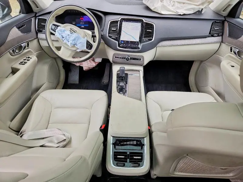2023 VOLVO XC90 PLUS  