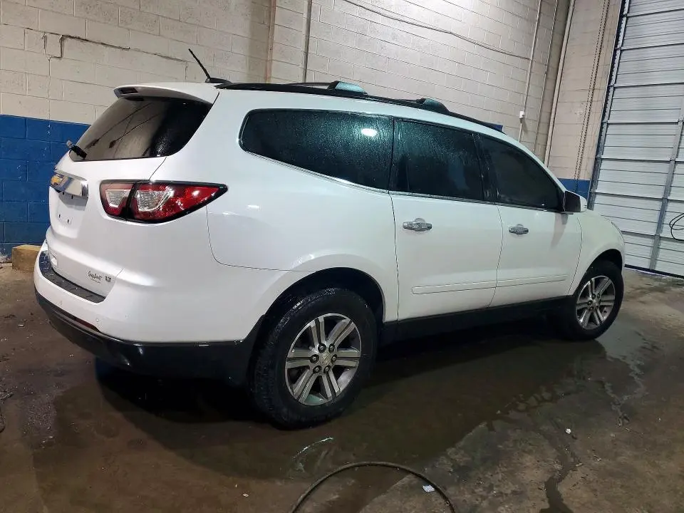 2017 CHEVROLET TRAVERSE LT  