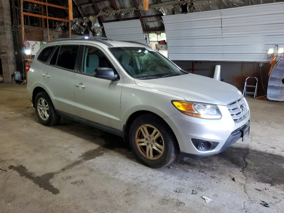 2011 HYUNDAI SANTA FE GLS  