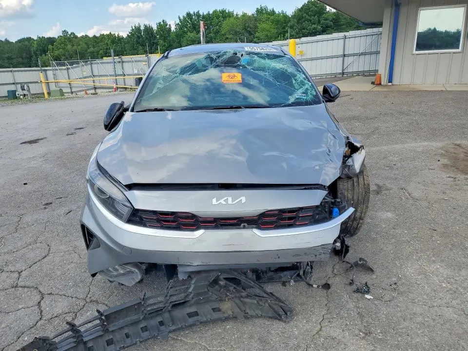 2024 KIA FORTE GT LINE  