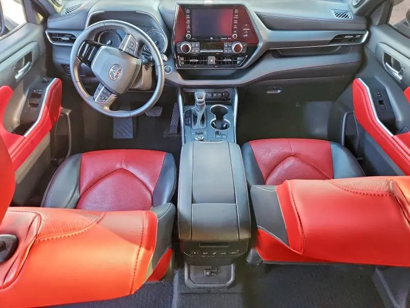 2021 TOYOTA HIGHLANDER XSE  