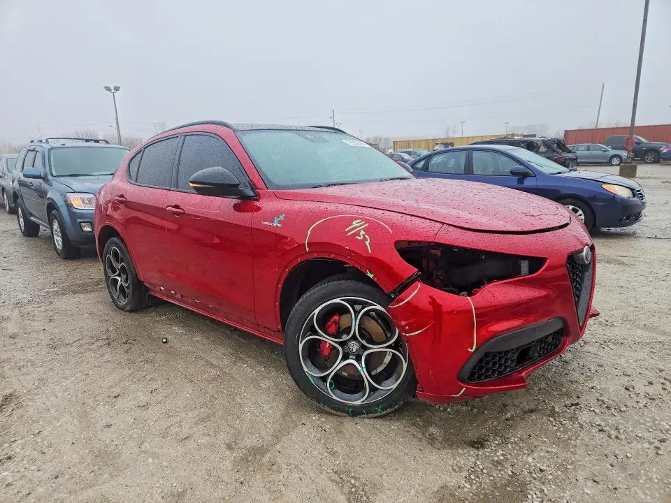 2022 ALFA ROMEO STELVIO TI  