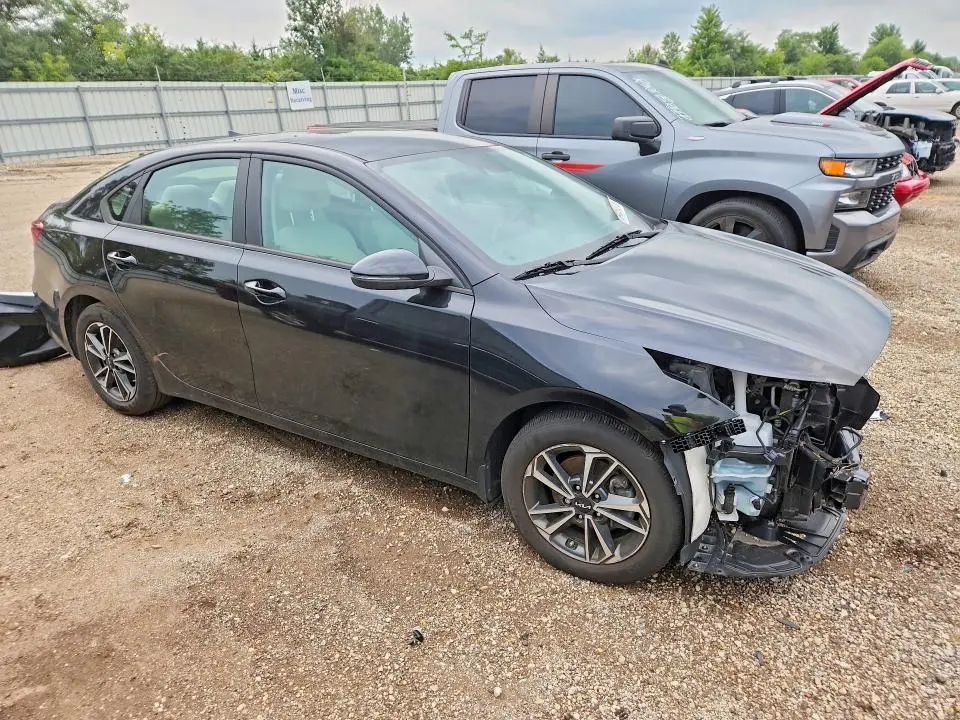 2022 KIA FORTE LXS  