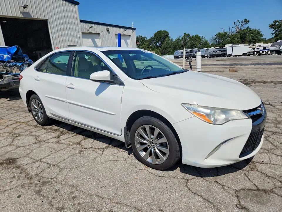 2017 TOYOTA CAMRY XLE  