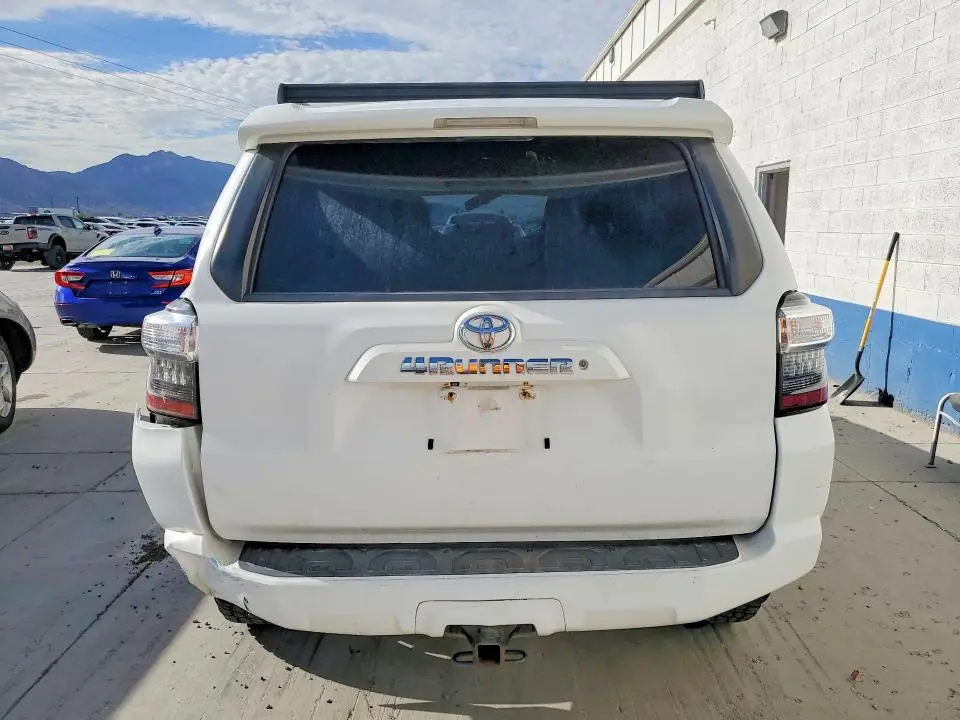 2017 TOYOTA 4RUNNER SR5  