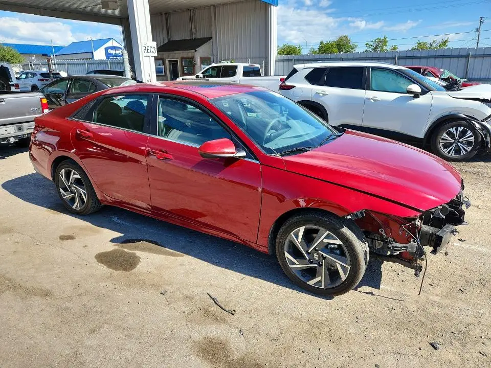 2025 HYUNDAI ELANTRA SEL  