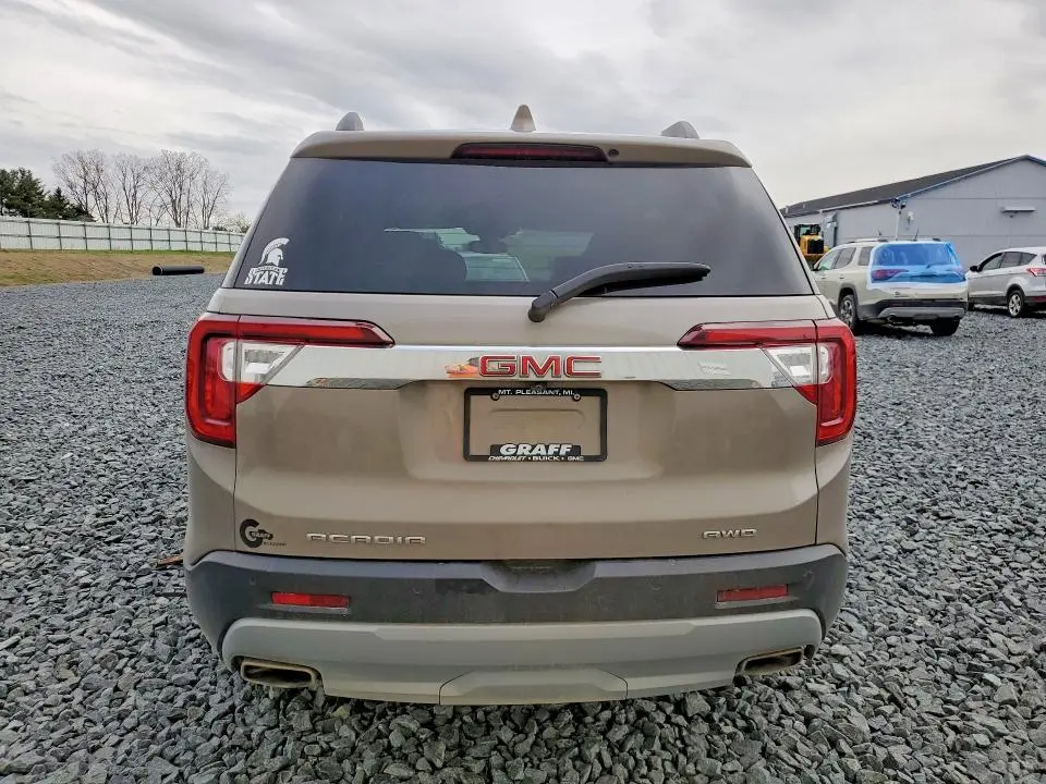 2022 GMC ACADIA SLT  