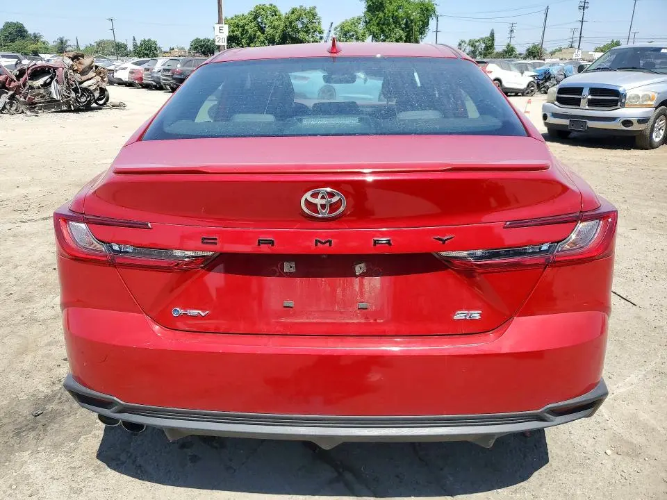 2025 TOYOTA CAMRY SE  