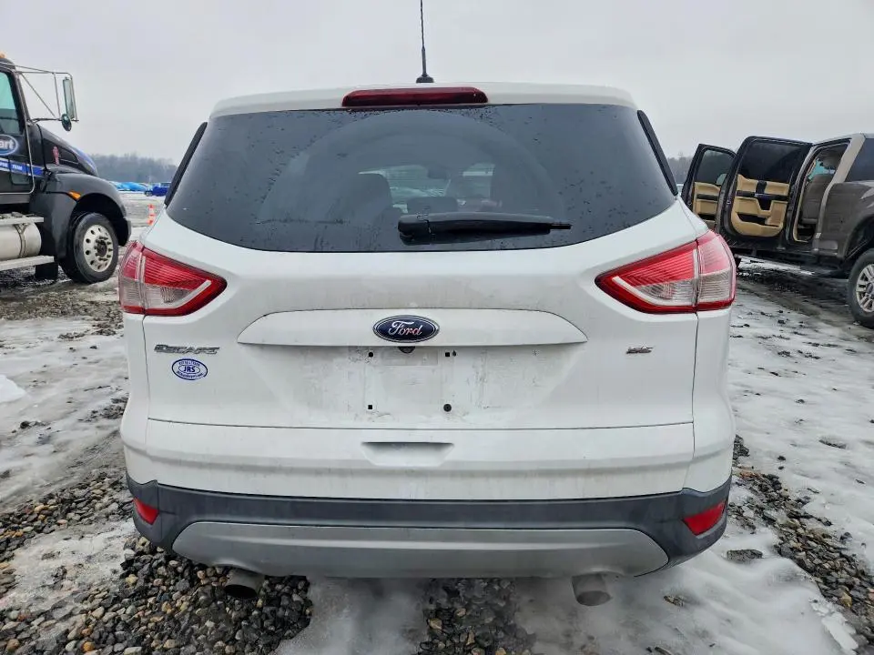 2016 FORD ESCAPE SE  