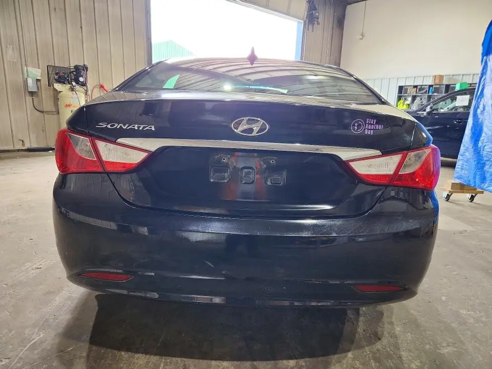 2011 HYUNDAI SONATA GLS  