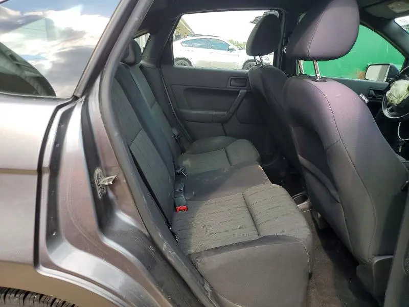 2011 FORD FOCUS SE  