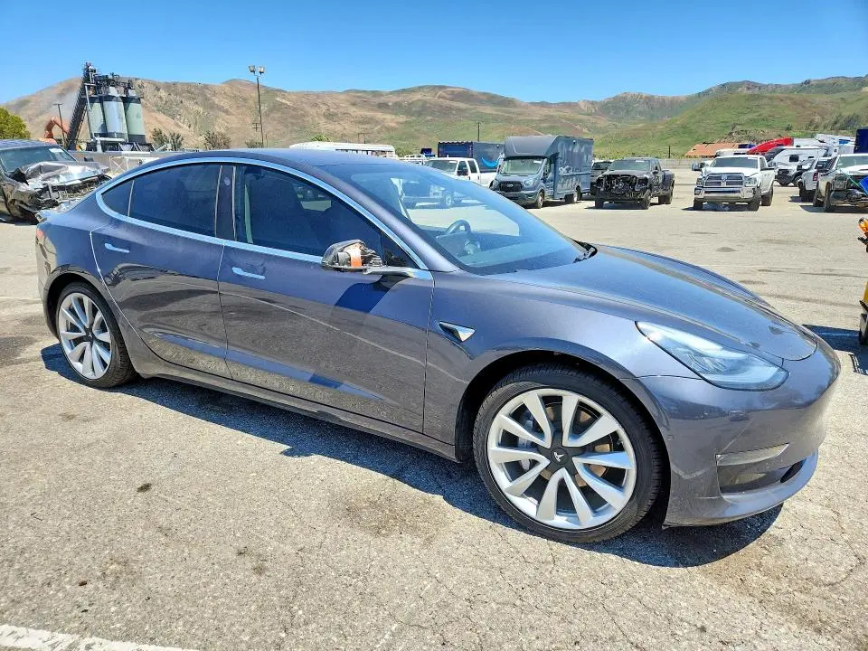 2018 TESLA MODEL 3   