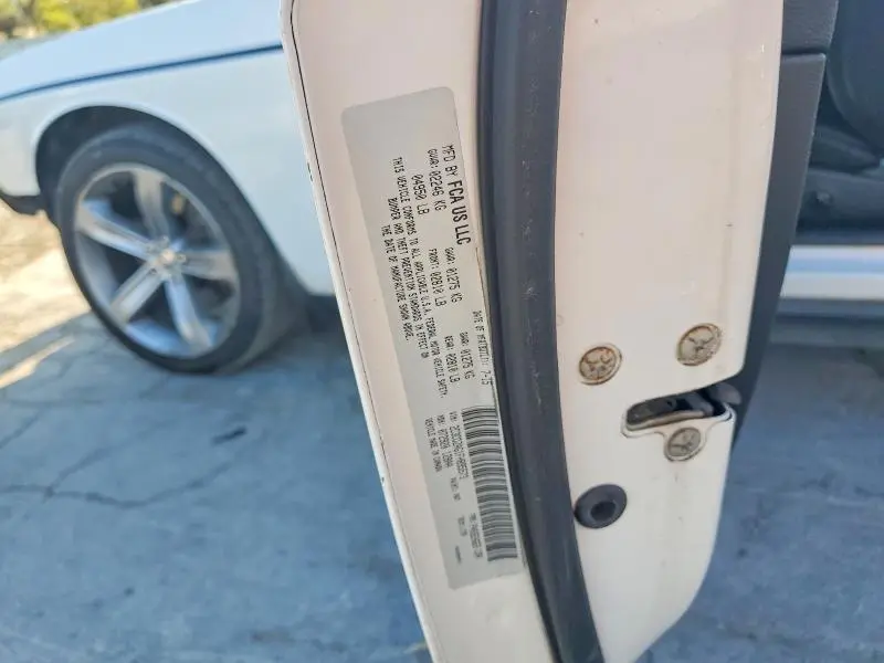 2015 DODGE CHALLENGER SXT  