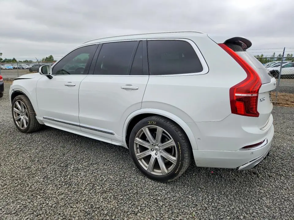 2017 VOLVO XC90 T6  