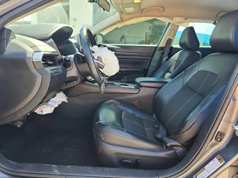 2019 NISSAN ALTIMA SR  