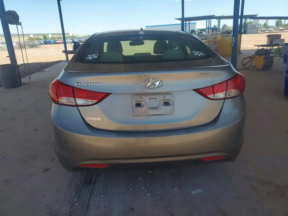 2013 HYUNDAI ELANTRA GLS  