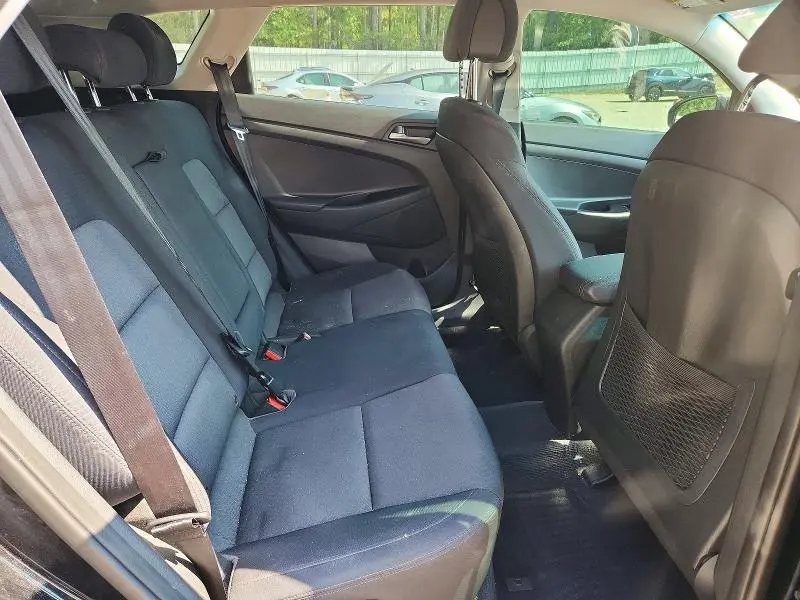 2018 HYUNDAI TUCSON SE  