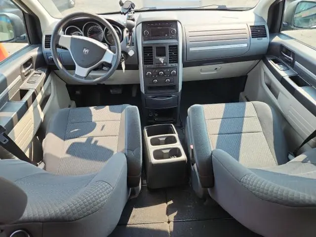 2010 DODGE GRAND CARAVAN SE  