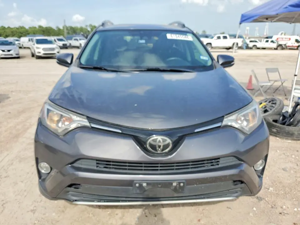 2018 TOYOTA RAV4 XLE  