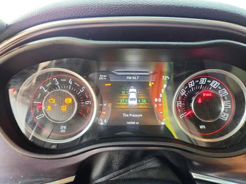 2015 DODGE CHALLENGER SXT  