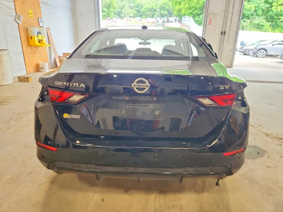 2022 NISSAN SENTRA SV  