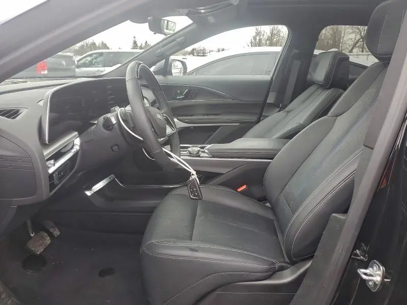 2024 CADILLAC LYRIQ LUXURY  