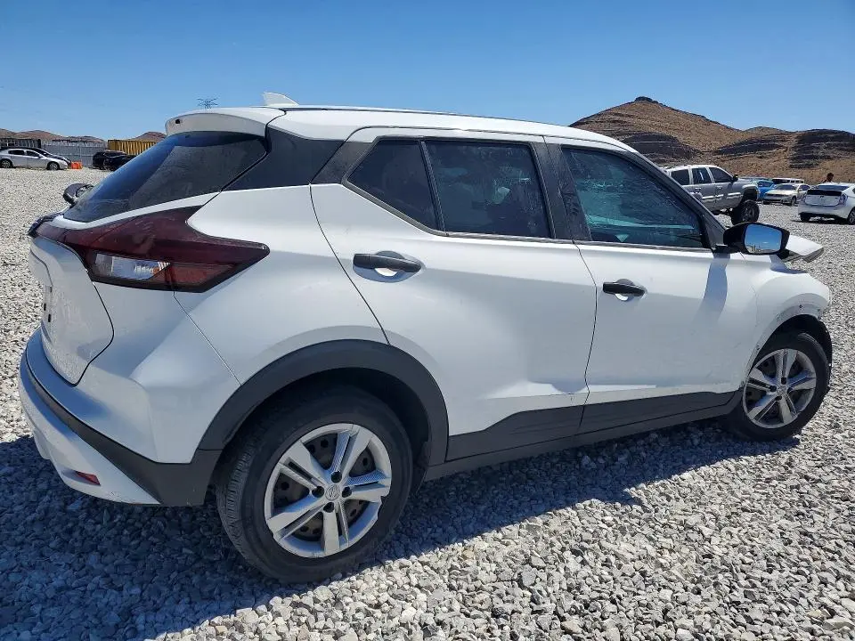 2021 NISSAN KICKS S  