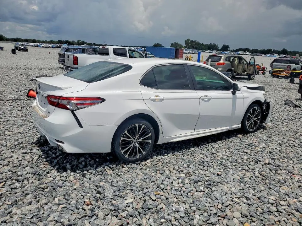 2018 TOYOTA CAMRY SE  