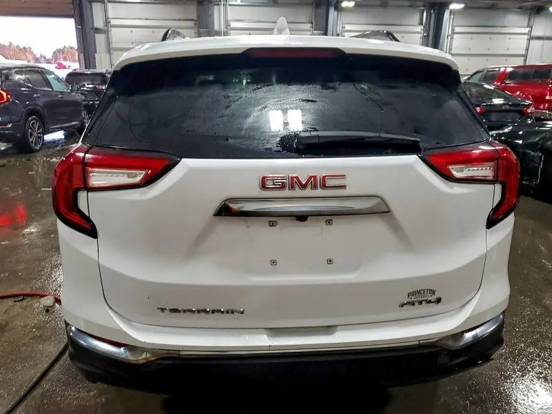 2022 GMC TERRAIN AT4  