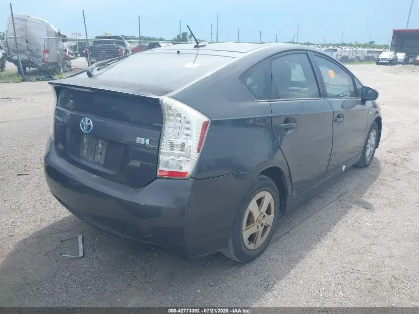 2010 TOYOTA PRIUS III